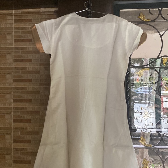 Off white A-line below knee length kurti from Prapti,Kolkata - Picture 8 of 8